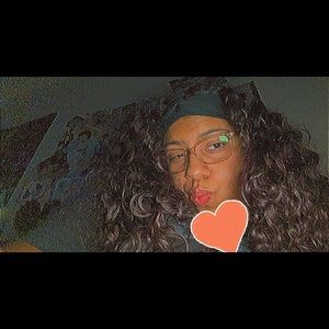 Meet your Posher, Nadia